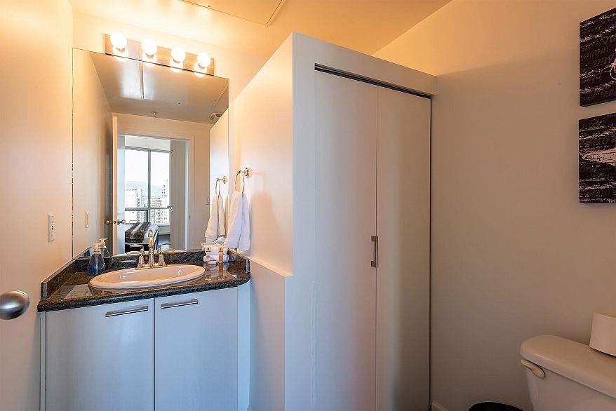 2902 1166 Melville Street