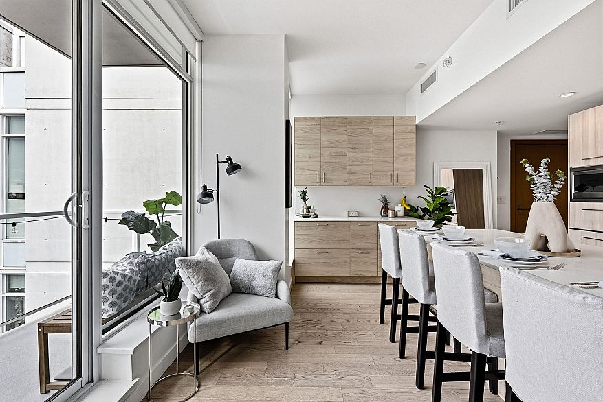 1801 4638 Gladstone Street