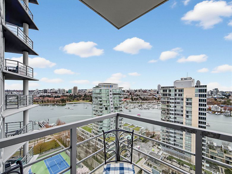 2006 1483 Homer Street