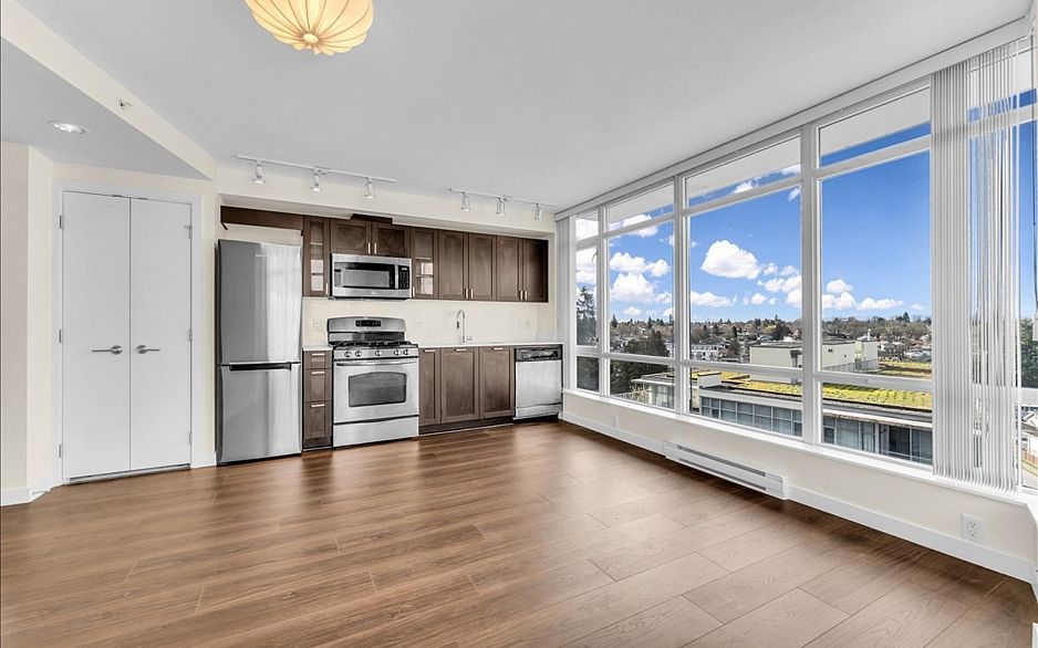 1009 4815 Eldorado Mews