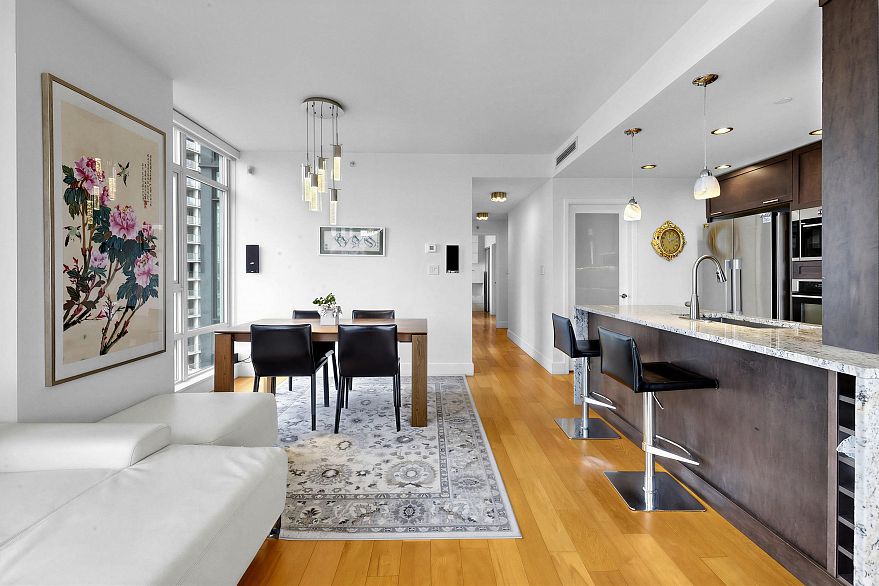 2006 1483 Homer Street