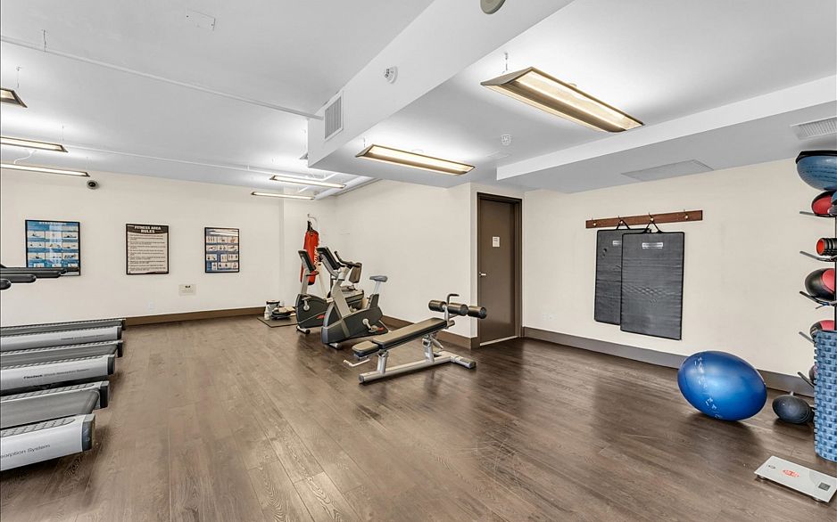 1009 4815 Eldorado Mews