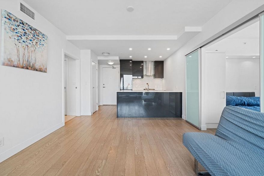 2904 1283 Howe Street