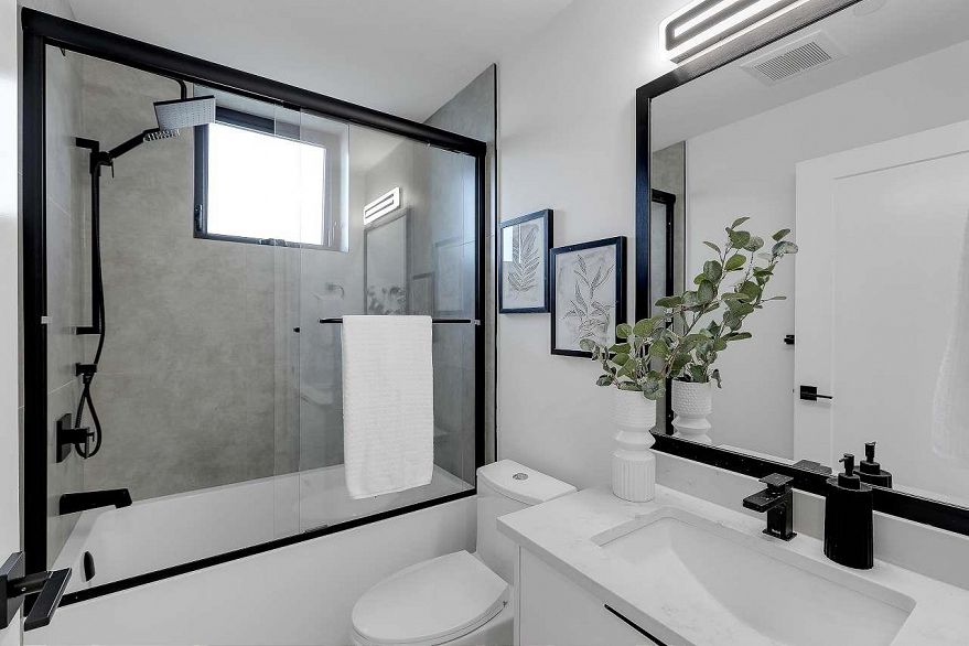 1 3558 Turner Street