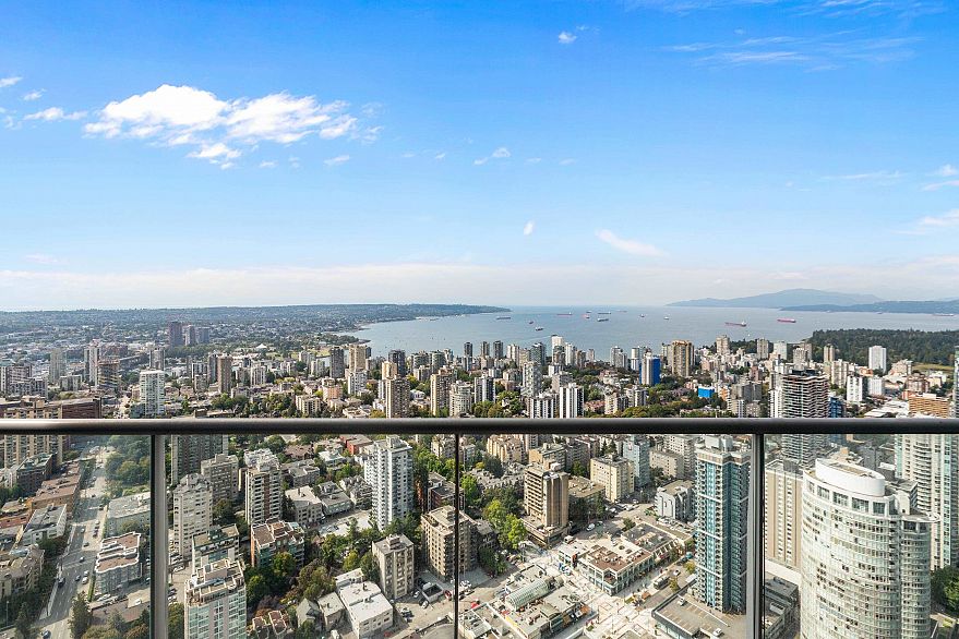 5501 1128 W Georgia Street