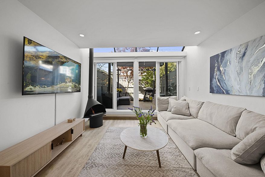 109 2125 York Avenue