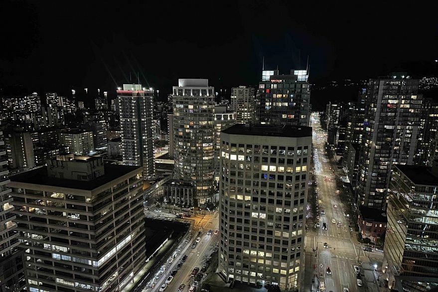 3302 1111 Alberni Street