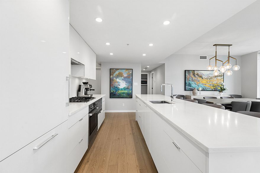 909 2888 Cambie Street