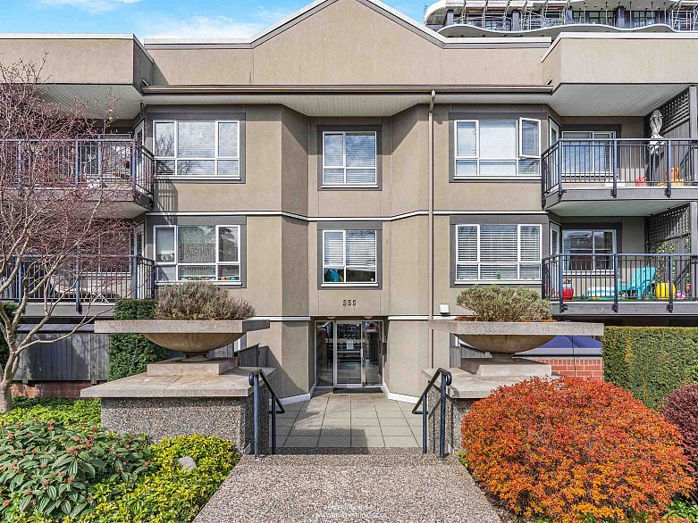 109 555 W 14th Avenue