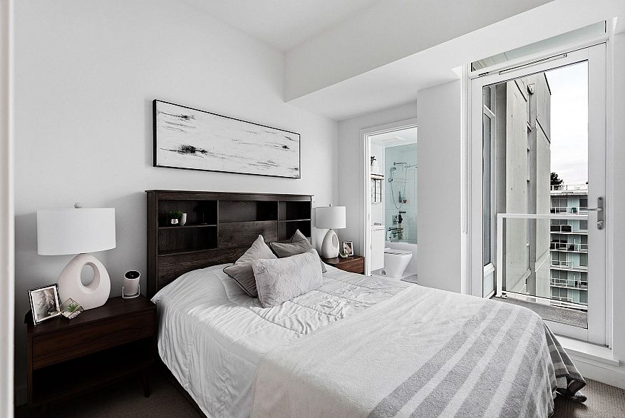 1801 4638 Gladstone Street