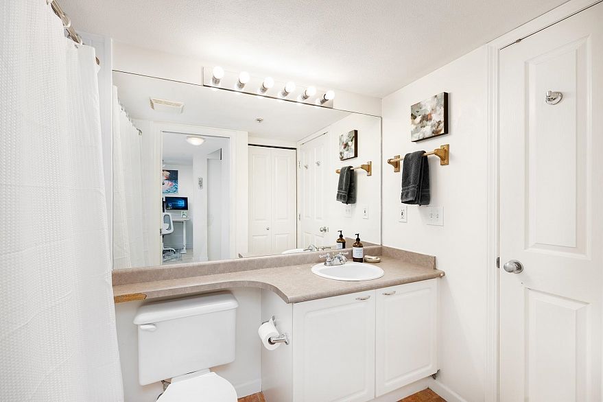 207 5355 Boundary Road