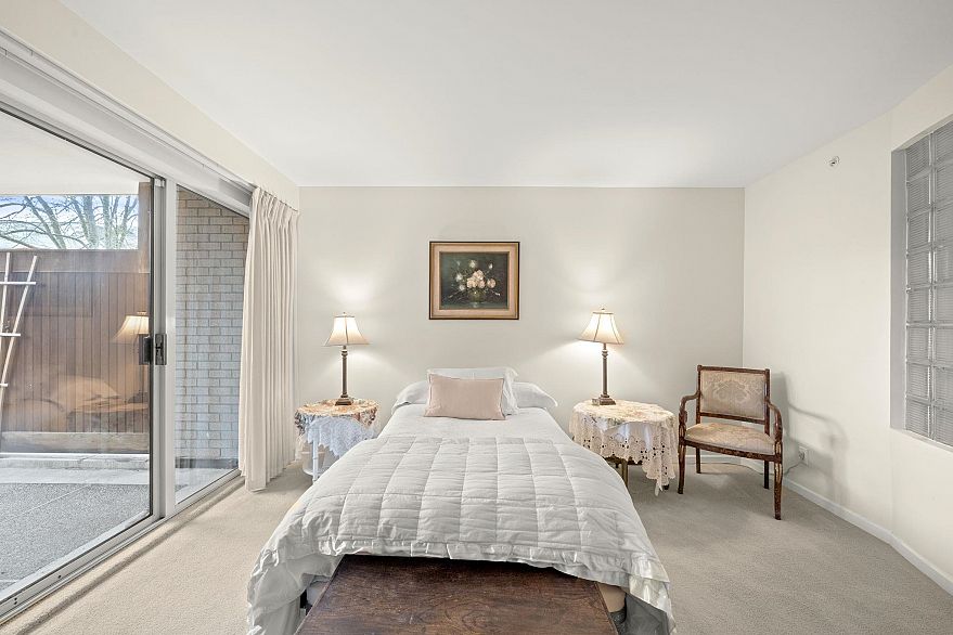 101 2288 W 40th Avenue