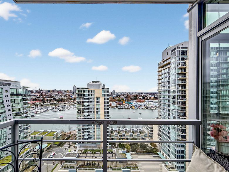 2006 1483 Homer Street