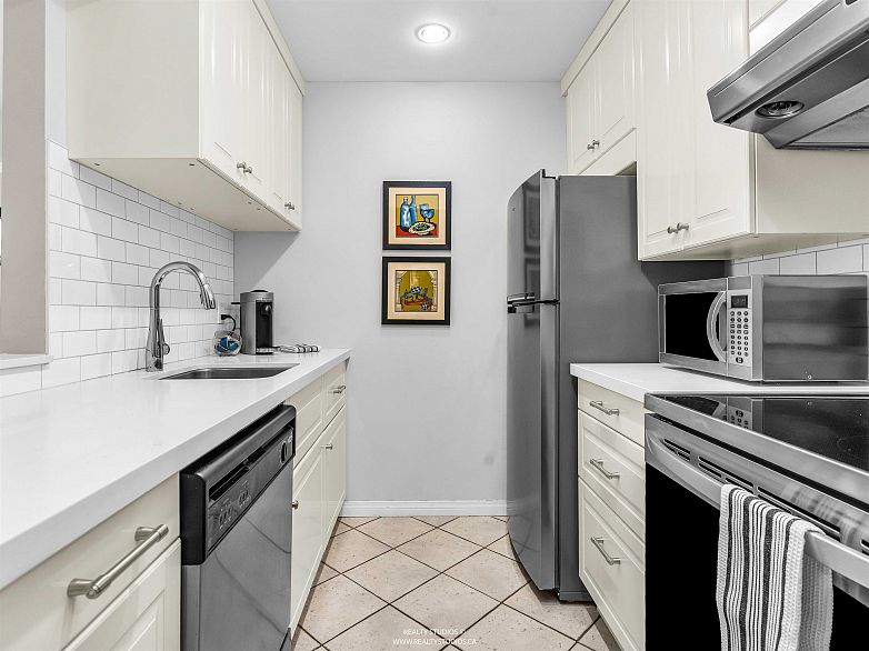 109 555 W 14th Avenue