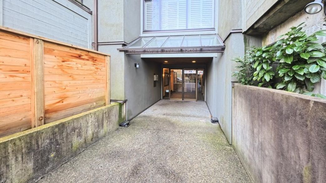 408 1476 W 10th Avenue