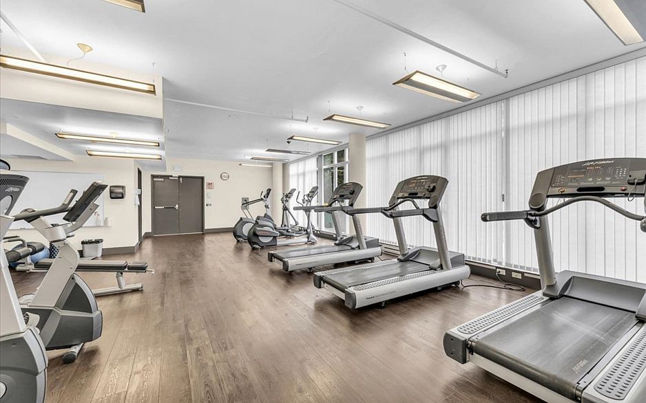 1009 4815 Eldorado Mews