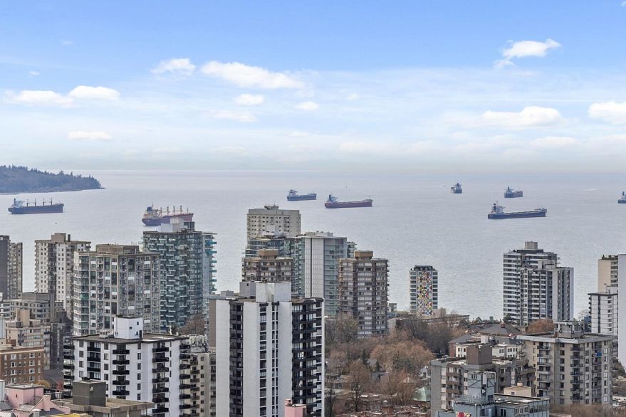 3302 1111 Alberni Street