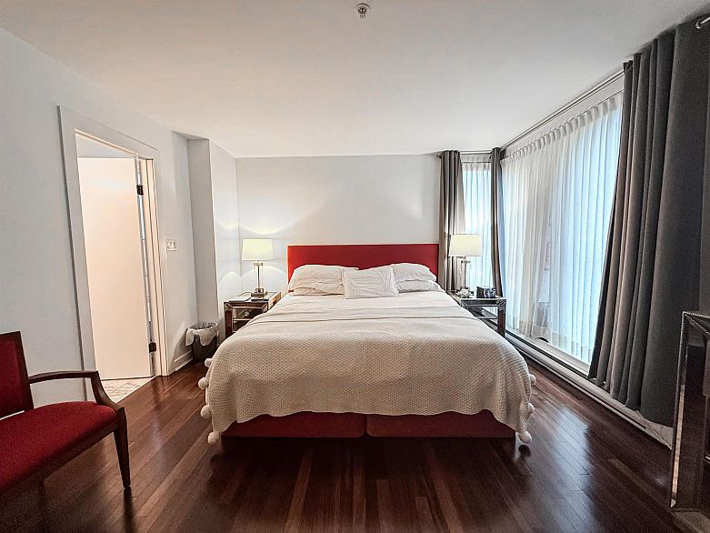 902 1888 Alberni Street