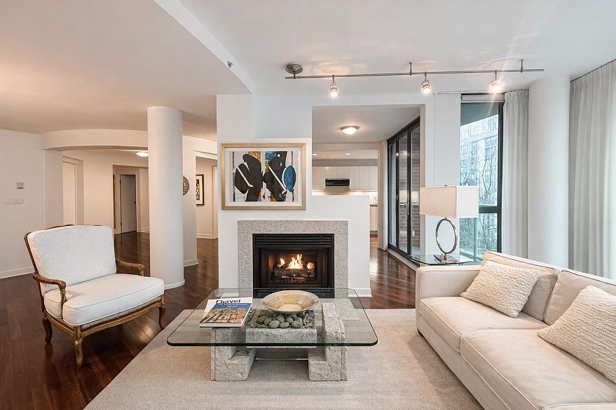 902 1888 Alberni Street