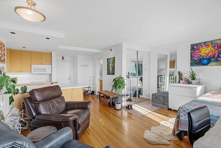 901 1250 Burnaby Street