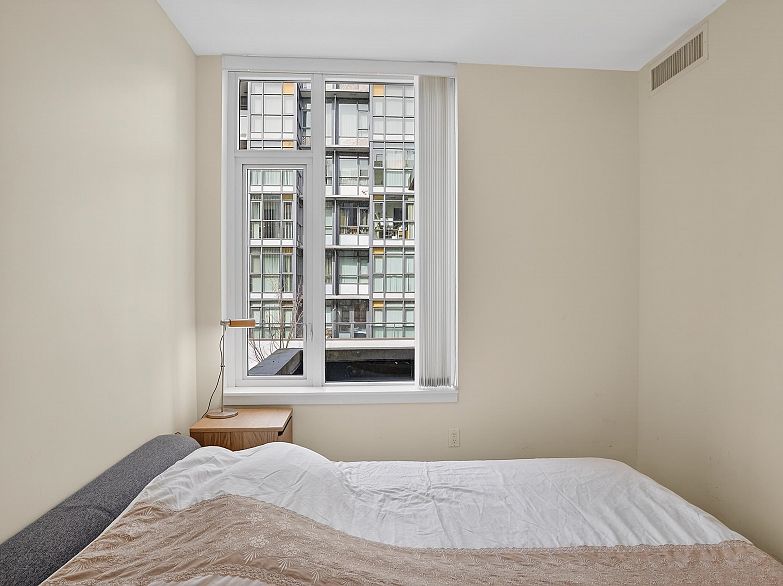 301 2565 Maple Street