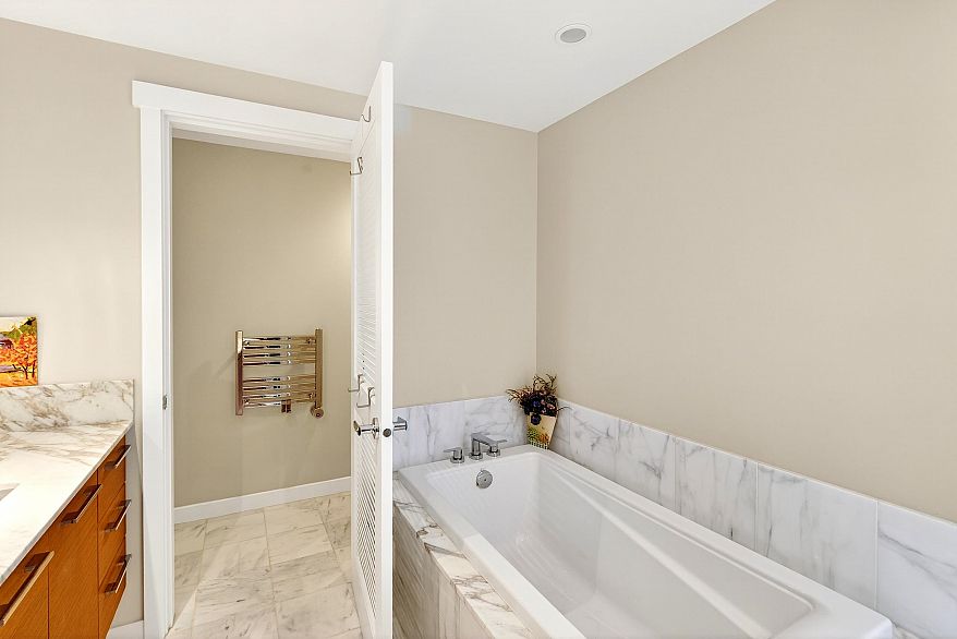 1502 5868 Agronomy Road