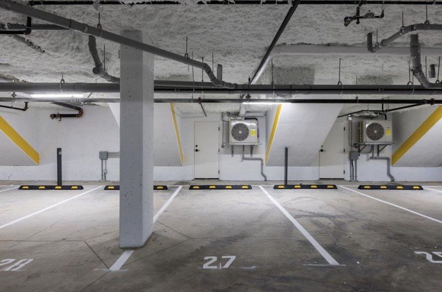 104 5381 Willow Street