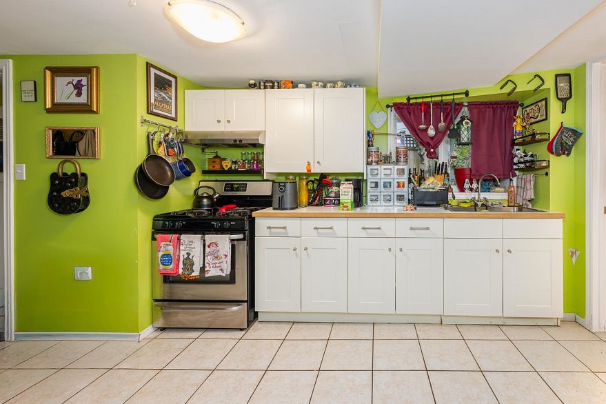 470 W 46th Avenue