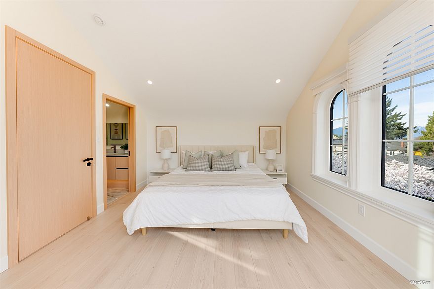 1 4503 W 15th Avenue