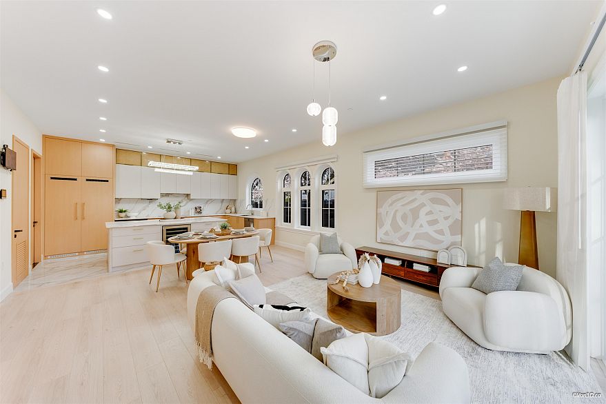 1 4503 W 15th Avenue