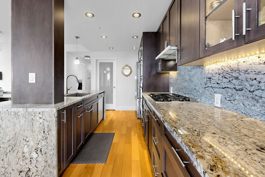 2006 1483 Homer Street