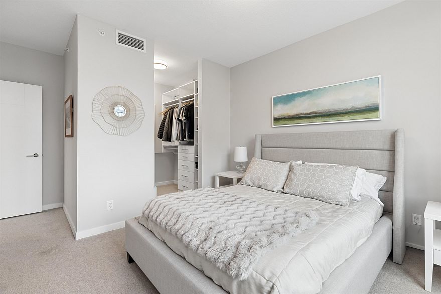 909 2888 Cambie Street