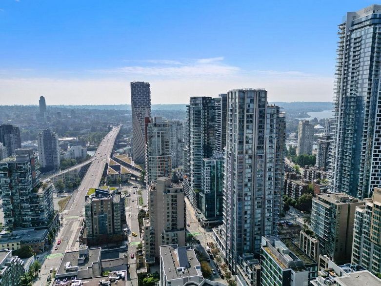 2904 1283 Howe Street