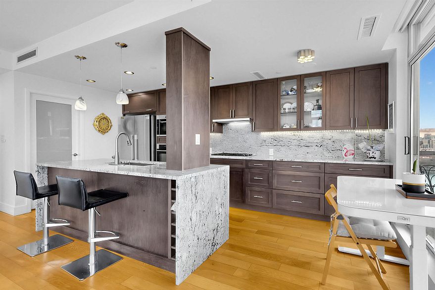 2006 1483 Homer Street