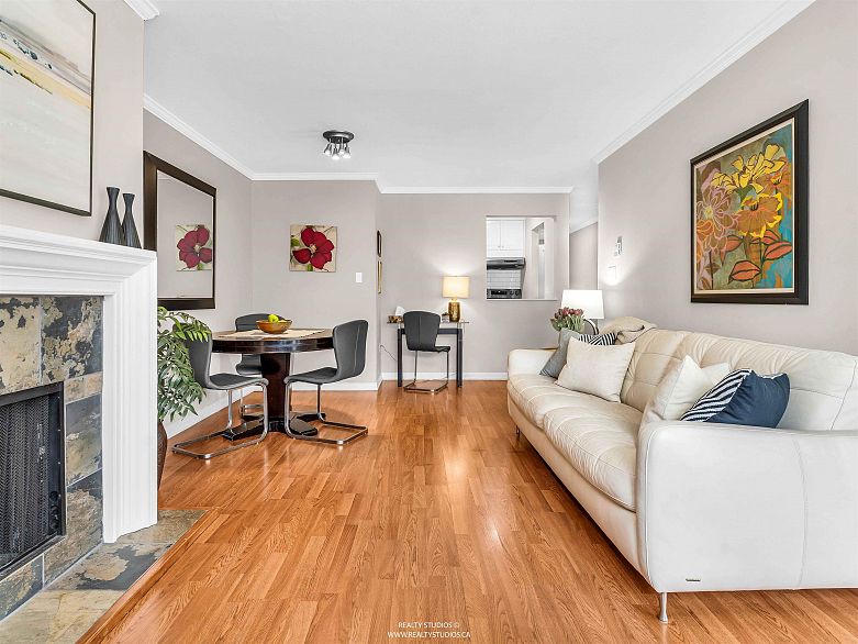 109 555 W 14th Avenue