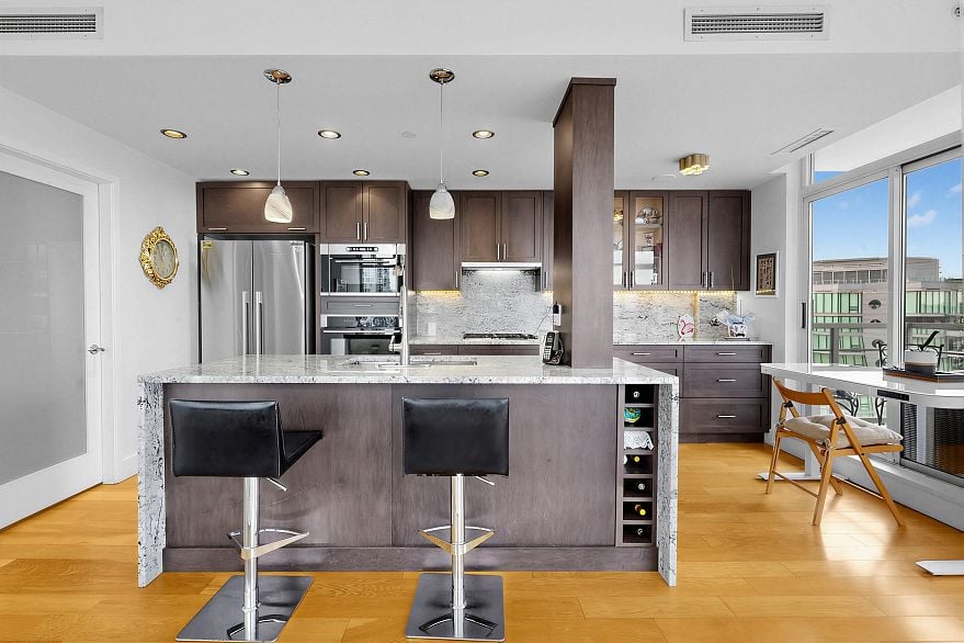 2006 1483 Homer Street