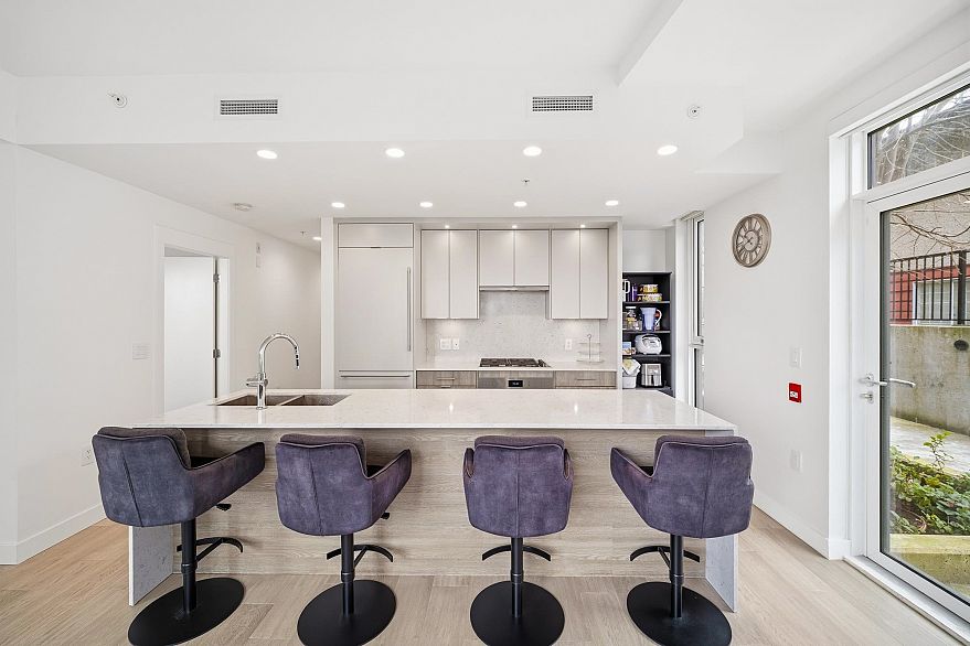 103 7638 Cambie Street