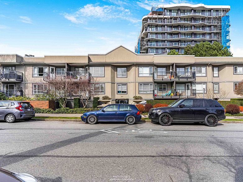 109 555 W 14th Avenue