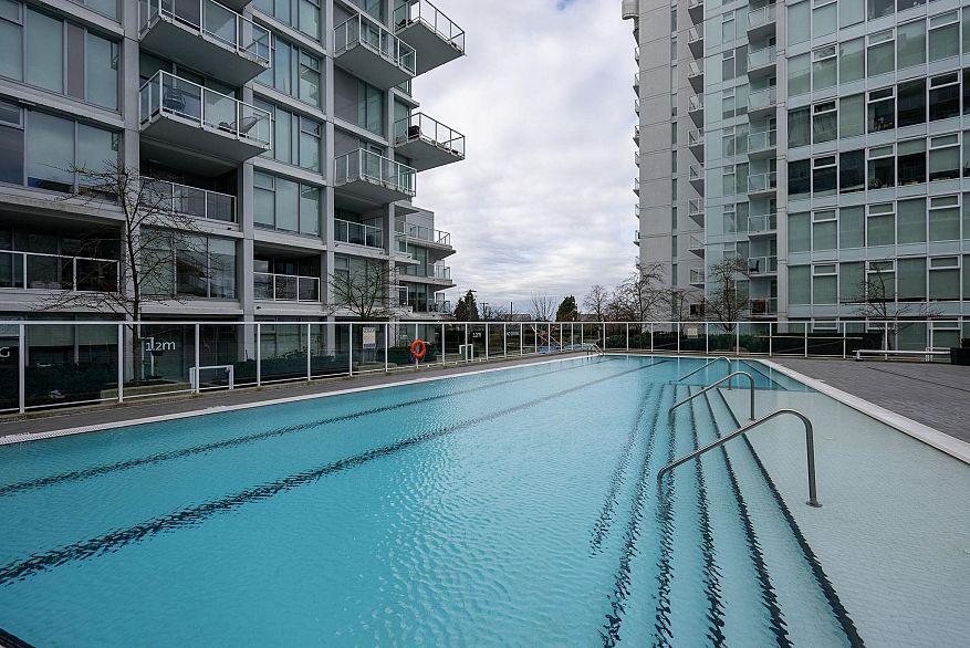 1801 4638 Gladstone Street