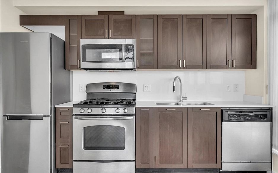 1009 4815 Eldorado Mews