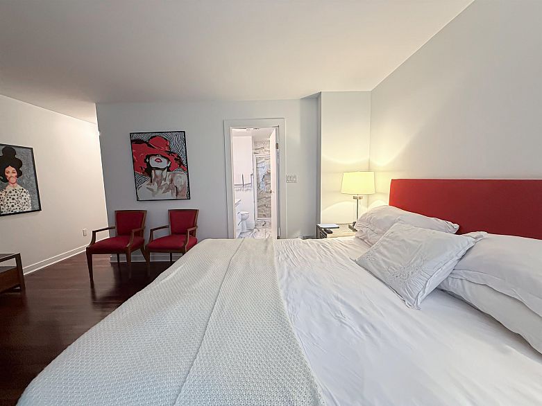 902 1888 Alberni Street