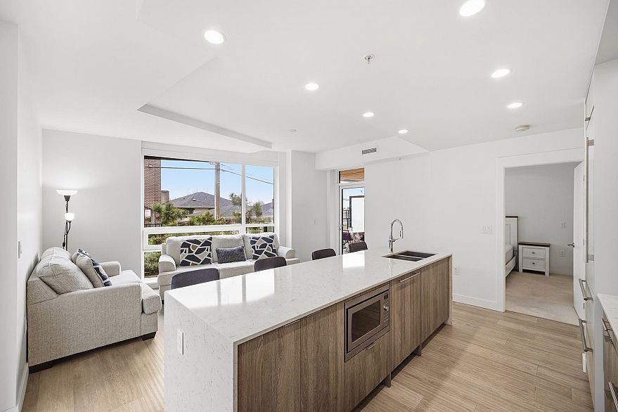 103 7638 Cambie Street