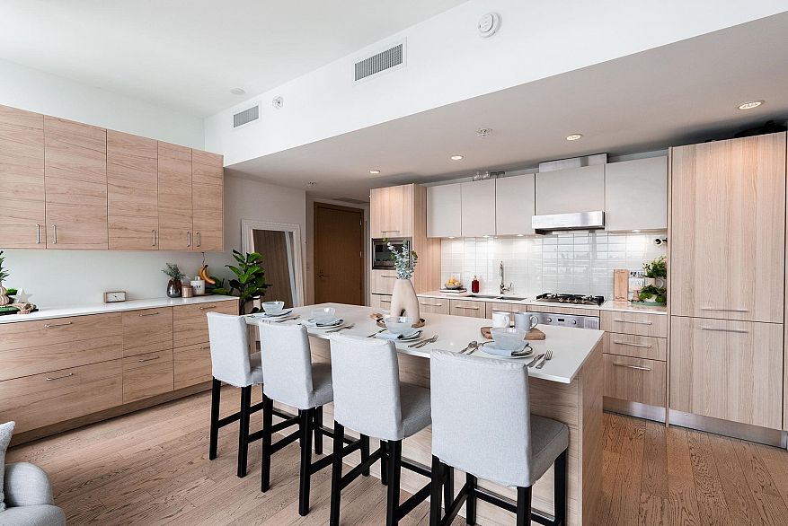 1801 4638 Gladstone Street