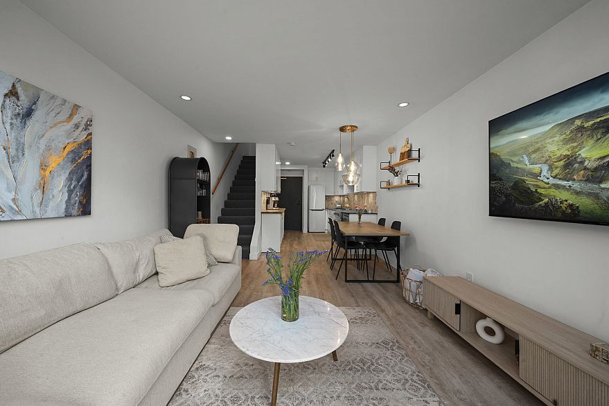 109 2125 York Avenue