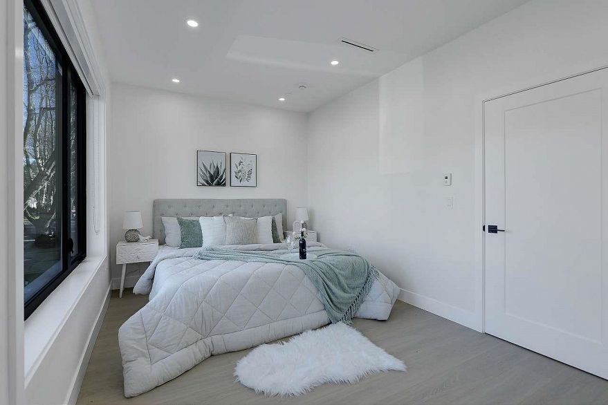 1 3558 Turner Street