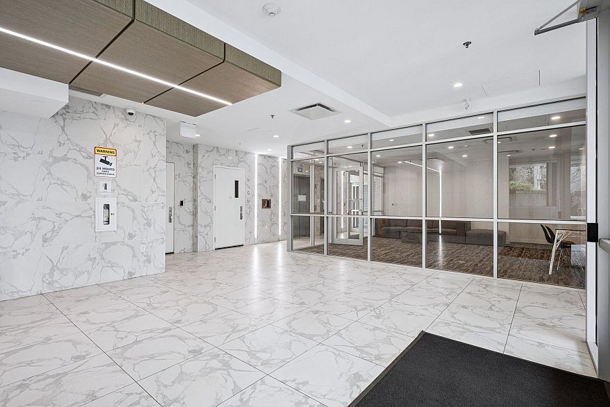 410 528 W King Edward Avenue