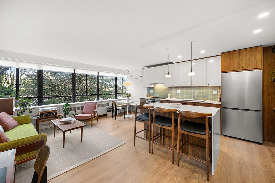 320 1445 Marpole Avenue