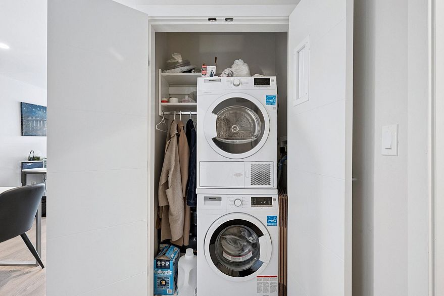 410 528 W King Edward Avenue