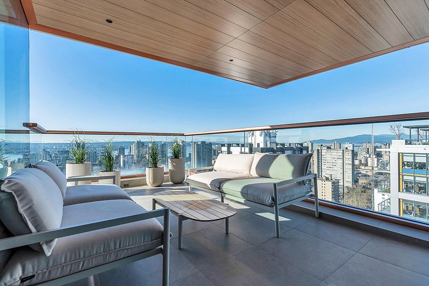 1802 1482 Robson Street