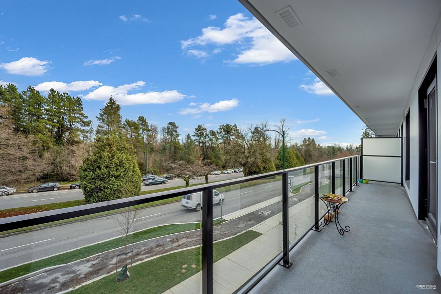 305 6859 Cambie Street